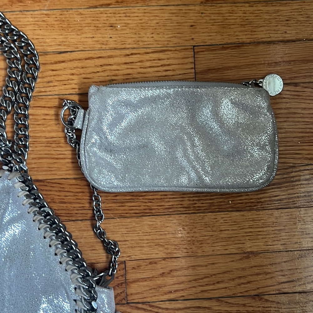 Stella McCartney Large Silver Metallic Falabella bag. - Picture 6 of 9